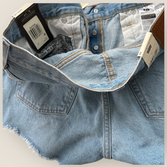 Levi’s | 501 High Rise Distressed Denim Shorts | Size 28 NWT - Picture 8 of 8